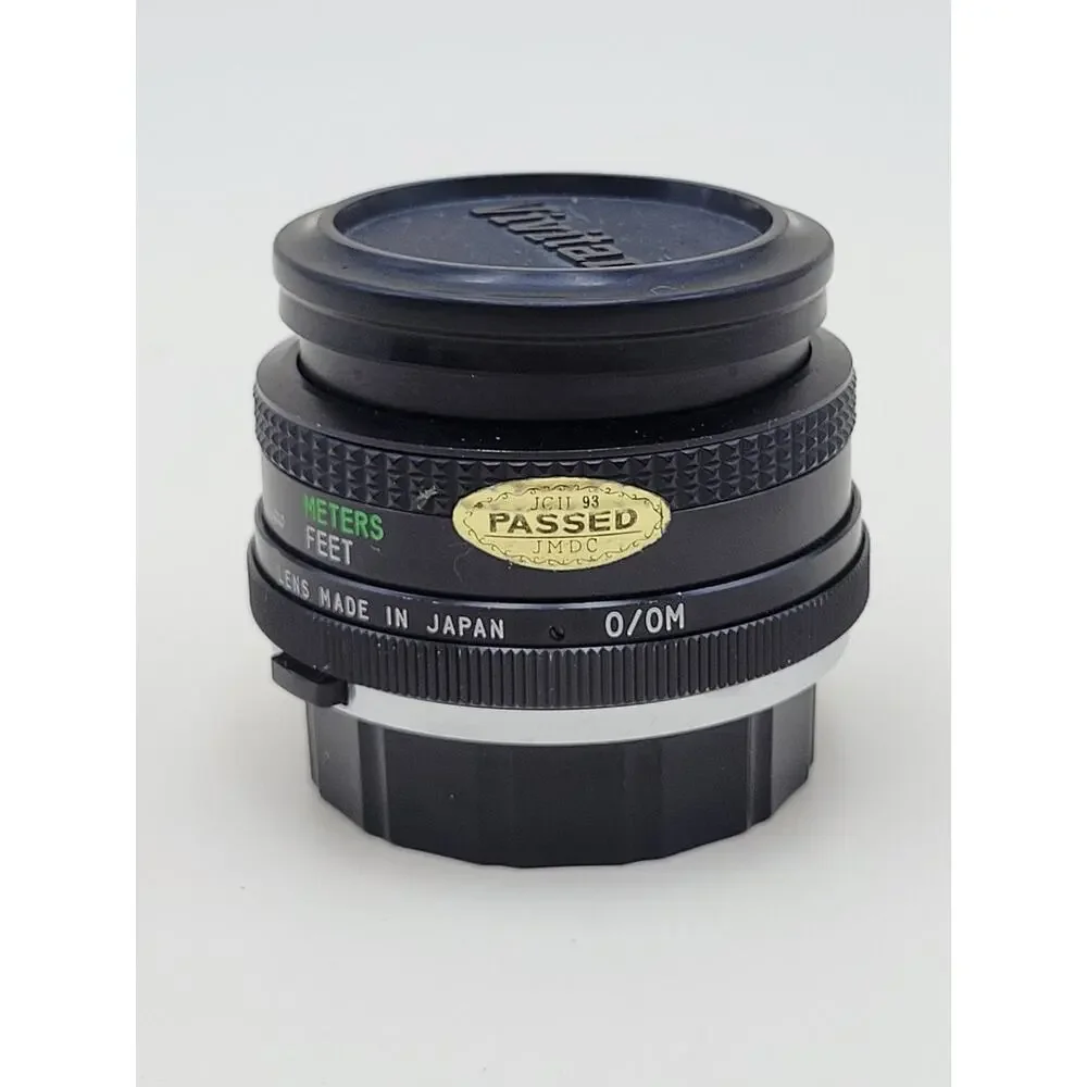 Vivitar 28mm f/2.8 Auto Wide-Angle Manual Focus Lens 28947214 w/ Caps Pouch